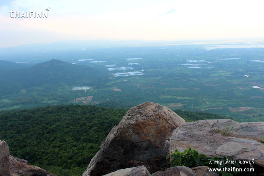 เขาพญาเดินธง จังหวัดลพบุรี