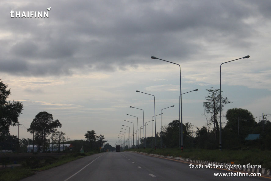 วัดเจติยาคีรีวิหาร (ภูทอก) จังหวัดบึงกาฬ วัดเจติยาคีรีวิหาร (ภูทอก) จังหวัดบึงกาฬ)