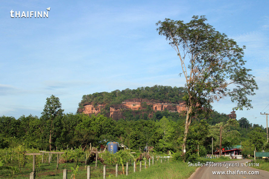 วัดเจติยาคีรีวิหาร (ภูทอก) จังหวัดบึงกาฬ วัดเจติยาคีรีวิหาร (ภูทอก) จังหวัดบึงกาฬ)